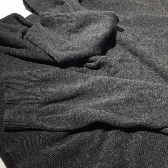 Gap V Neck Cotton Blend Sweater (B) - Picture 5 of 5